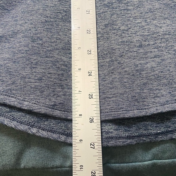 All In Motion long sleeve shirt - Unisex M - ultra soft - Picture 7 of 8